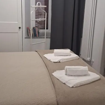 Your Independent With Parking Apartment *